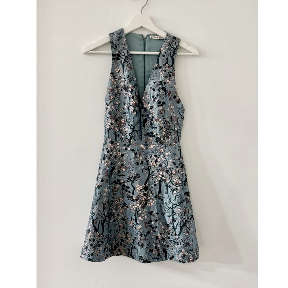 Alice + Olivia Tennie Dress. - Picture 4 of 7